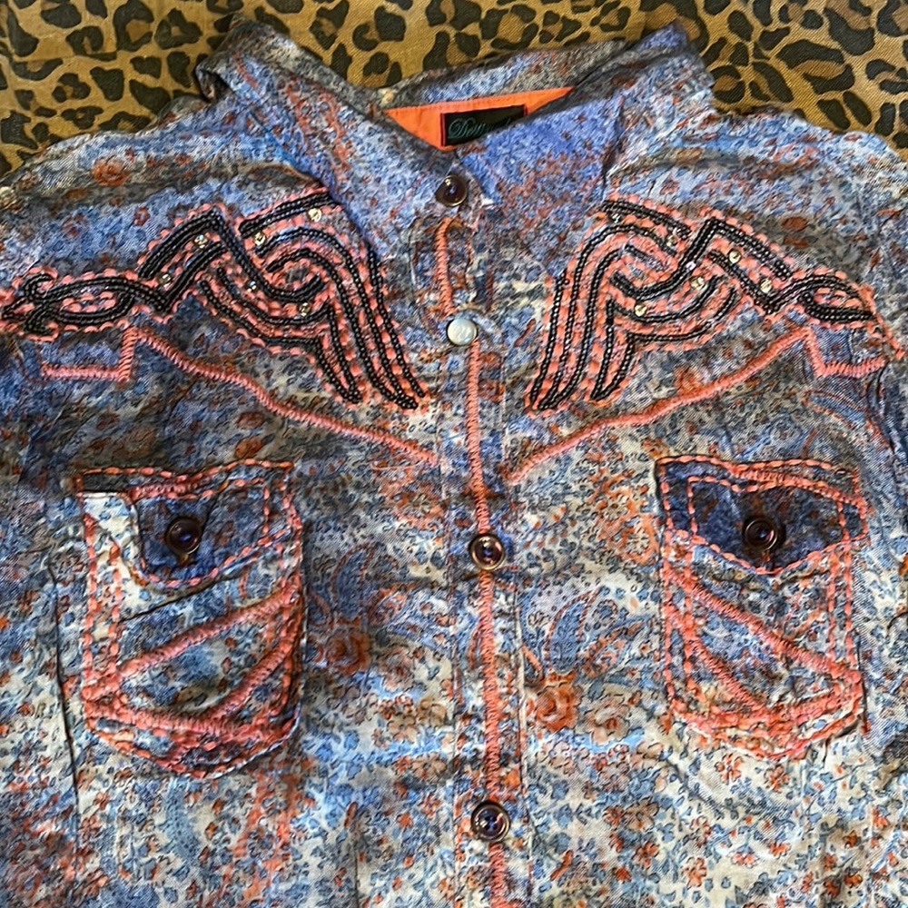 Roar Button Up - Picture 2 of 4